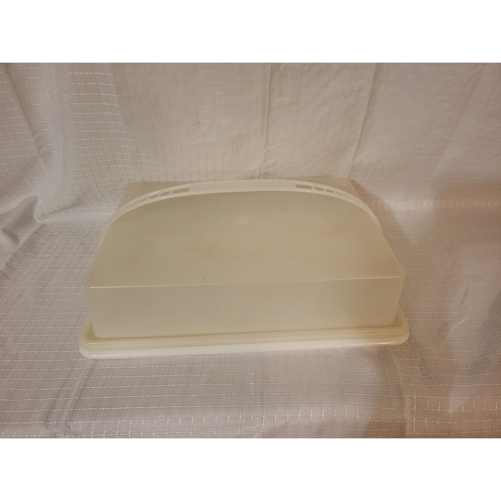 Vintage Tupperware Rectangular Cake Taker 622-4 Sheer White with Handle